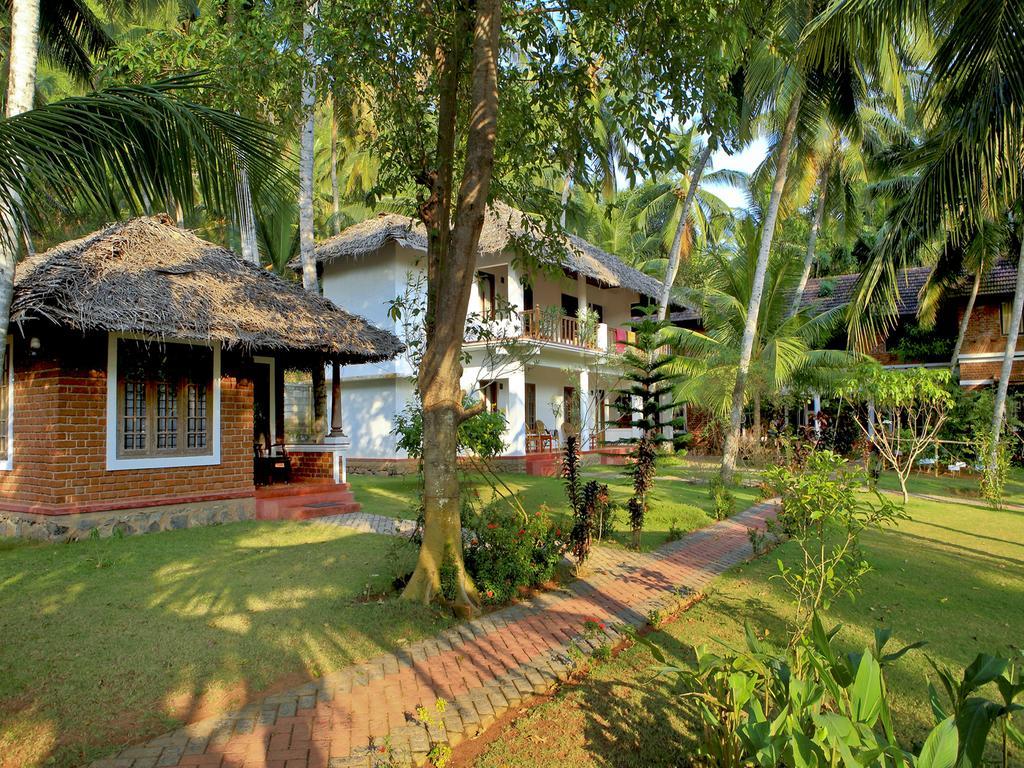 Abad Harmonia Ayurvedic Beach Resort Kovalam Exterior photo