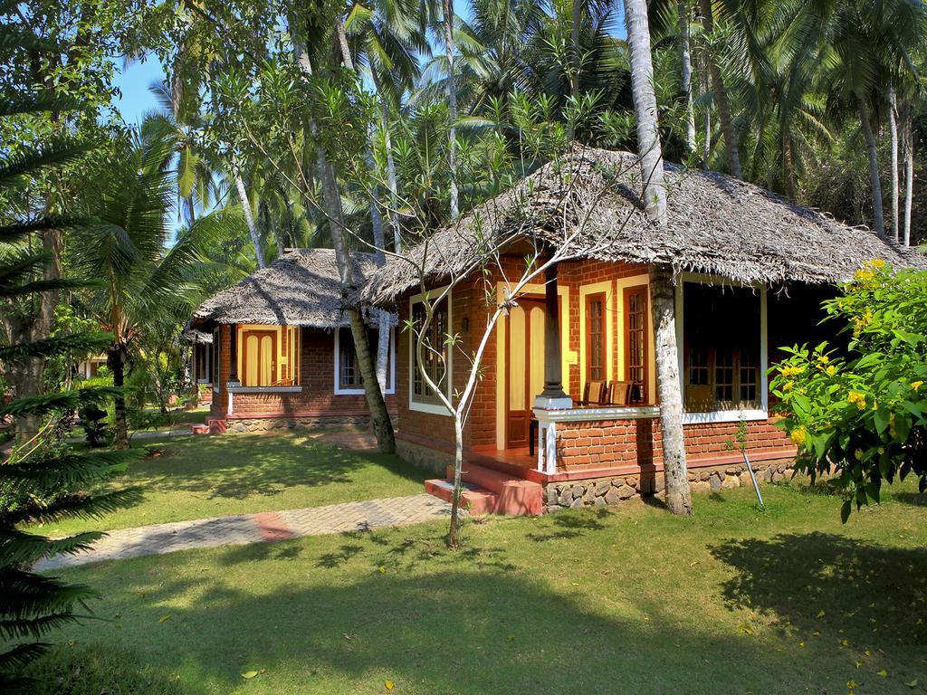Abad Harmonia Ayurvedic Beach Resort Kovalam Exterior photo