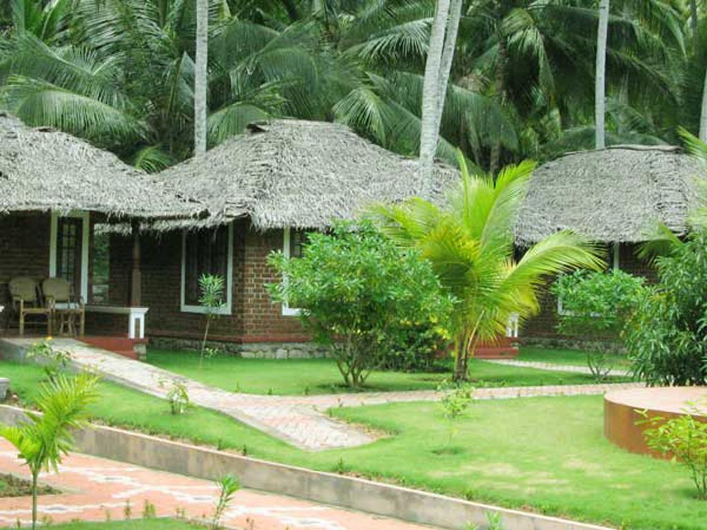 Abad Harmonia Ayurvedic Beach Resort Kovalam Exterior photo